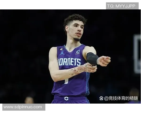 三分球仅24中3，魔术两连败！班凯罗空砍24分10板，小瓦17分7板