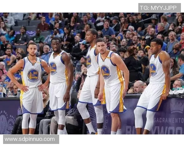 霍里:勇士不会给杜兰特立雕像 在他来之前勇士就夺冠了