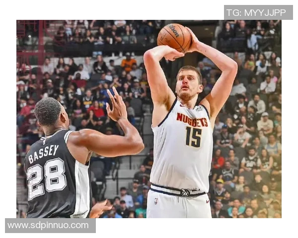 约基奇受伤，马刺劫富济贫，黑马4连胜，西部更乱了，勇士最稳定