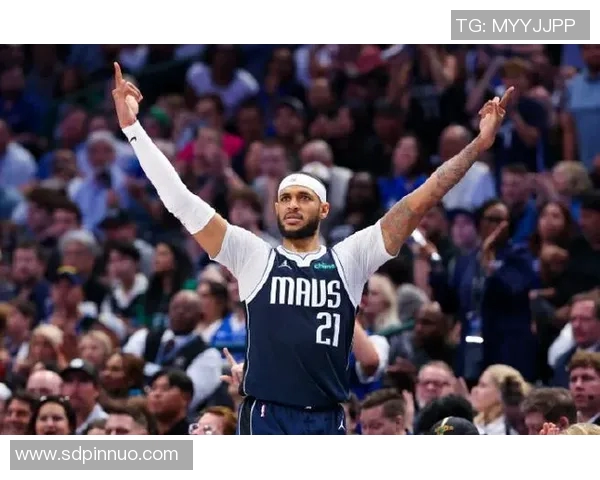 爱德华兹喊话加福德：我本该在你头上完成暴扣 但我放了你一马